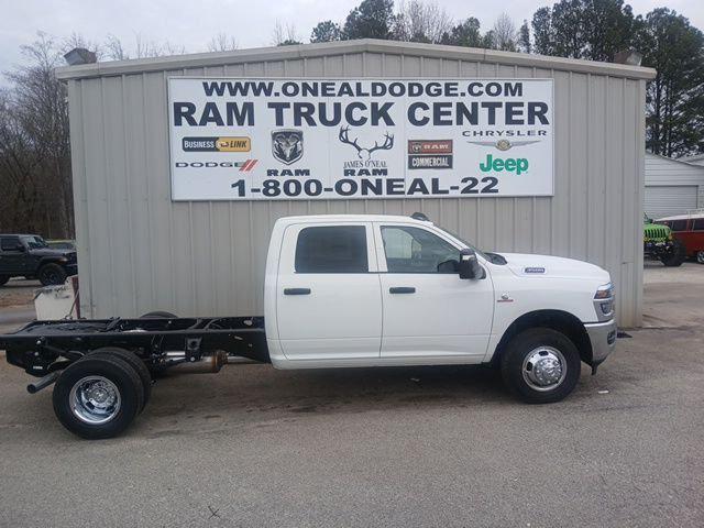 2026 RAM Ram 3500 Chassis Cab RAM 3500 TRADESMAN CREW CAB CHASSIS 4X4 60 CA 2026 RAM Ram 3500 Chassis Cab RAM 3500 TRADESMAN CREW CAB CHASSIS 4X4 60 CA