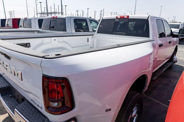 2026 RAM Ram 3500 RAM 3500 TRADESMAN CREW CAB 4X4 8 BOX