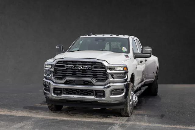 2026 RAM Ram 3500 RAM 3500 TRADESMAN CREW CAB 4X4 8 BOX