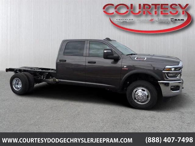 2026 RAM Ram 3500 Chassis Cab RAM 3500 TRADESMAN CREW CAB CHASSIS 4X4 60 CA