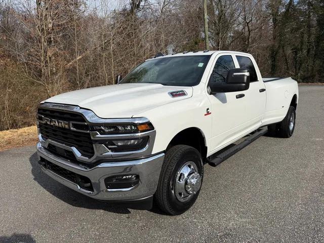 2026 RAM Ram 3500 RAM 3500 TRADESMAN CREW CAB 4X4 8 BOX