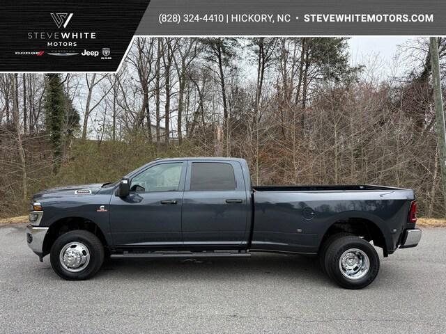 2026 RAM Ram 3500 RAM 3500 TRADESMAN CREW CAB 4X4 8 BOX