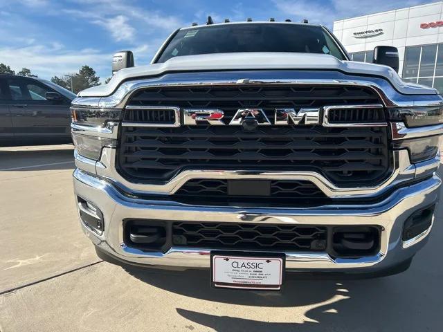 2026 RAM Ram 3500 RAM 3500 TRADESMAN CREW CAB 4X4 8 BOX