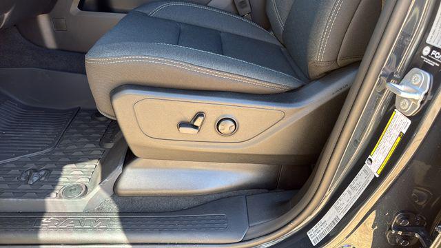 2026 Ram 1500 Lone Star Crew Cab 4x4 5'7" Box