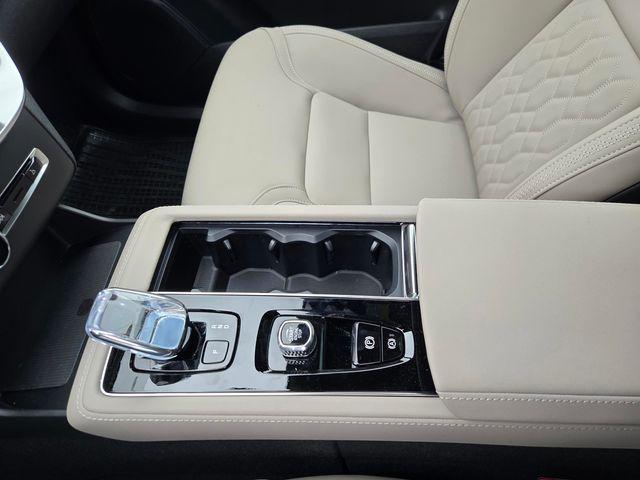2026 Volvo XC90 Plug-In Hybrid Plus, T8 AWD, Electric/Gasoline, Bright, 7 Seats