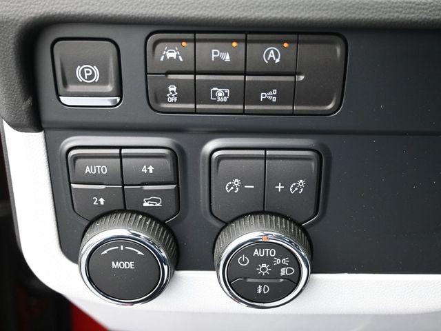 2025 Chevrolet Suburban 4WD Premier