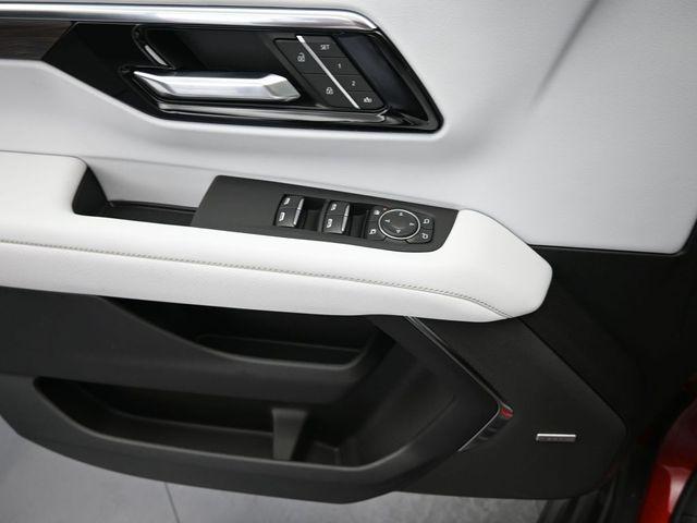 2025 Chevrolet Suburban 4WD Premier