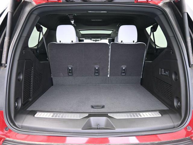 2025 Chevrolet Suburban 4WD Premier