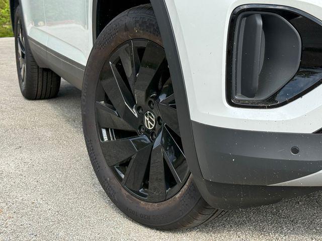 2026 Volkswagen Atlas Cross Sport SE with Technology