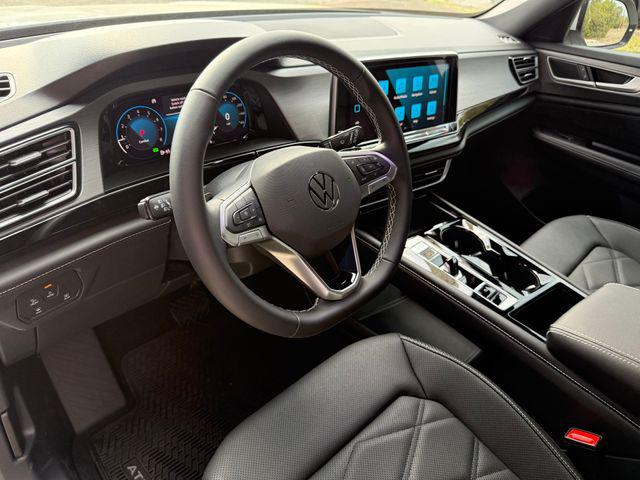 2026 Volkswagen Atlas Cross Sport SE with Technology