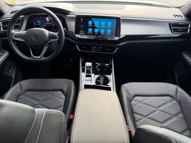 2026 Volkswagen Atlas Cross Sport SE with Technology
