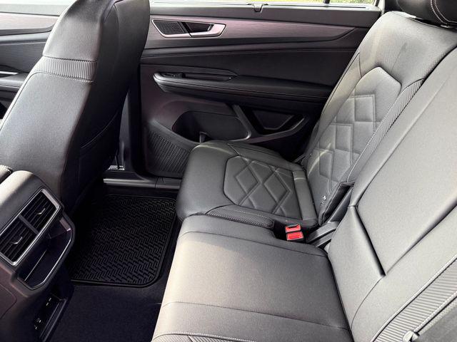 2026 Volkswagen Atlas Cross Sport SE with Technology