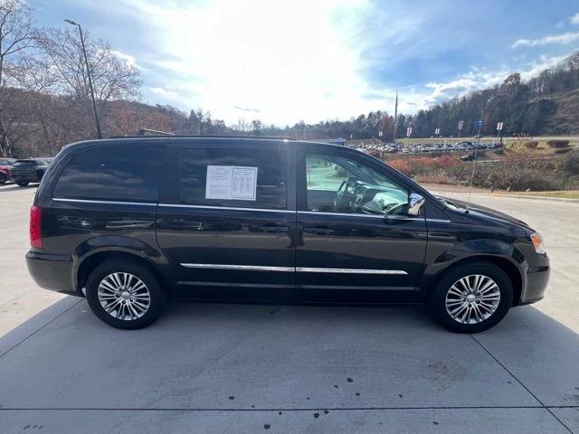 2014 Chrysler Town and Country Touring-L 2014 Chrysler Town and Country Touring-L