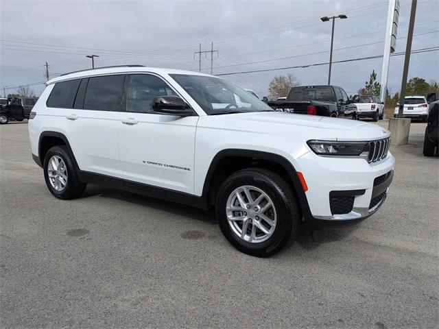 2023 Jeep Grand Cherokee L Laredo 4x2