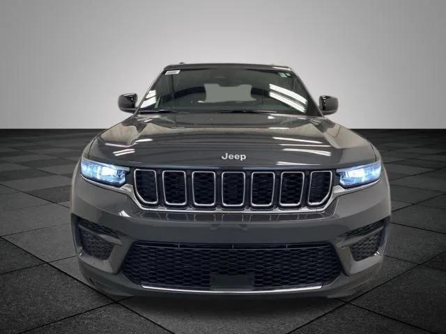 2025 Jeep Grand Cherokee Laredo X 4x4
