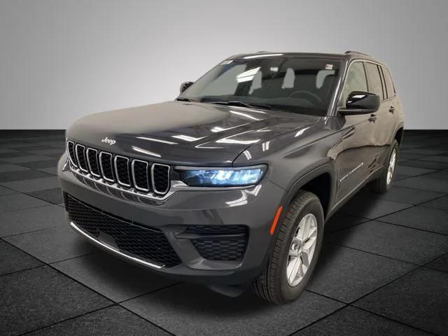2025 Jeep Grand Cherokee Laredo X 4x4