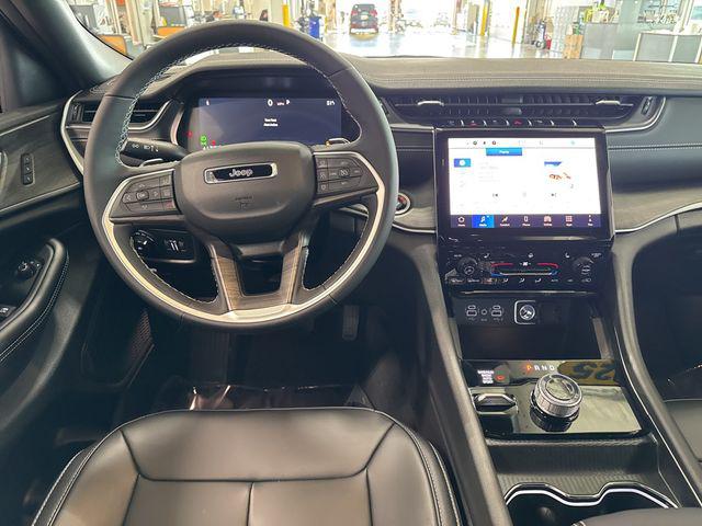 2025 Jeep Grand Cherokee GRAND CHEROKEE L LIMITED 4X4 2025 Jeep Grand Cherokee GRAND CHEROKEE L LIMITED 4X4