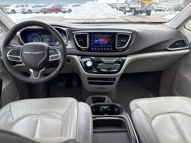 2017 Chrysler Pacifica Touring-L 2017 Chrysler Pacifica Touring-L