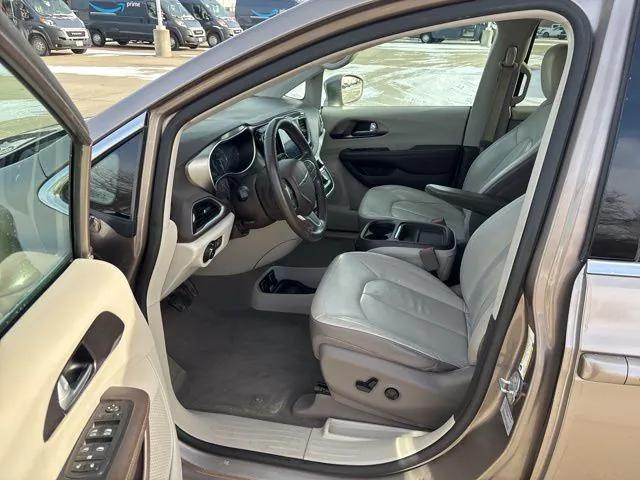 2017 Chrysler Pacifica Touring-L