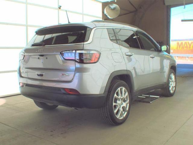 2022 Jeep Compass Latitude Lux 4x4