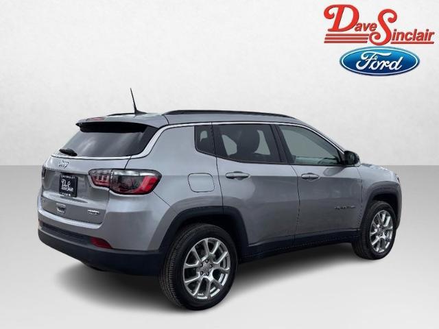 2022 Jeep Compass Latitude Lux 4x4