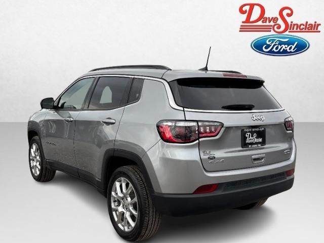 2022 Jeep Compass Latitude Lux 4x4