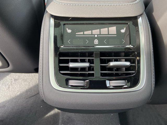 2026 Volvo XC90 B6 Ultra 7-Seater