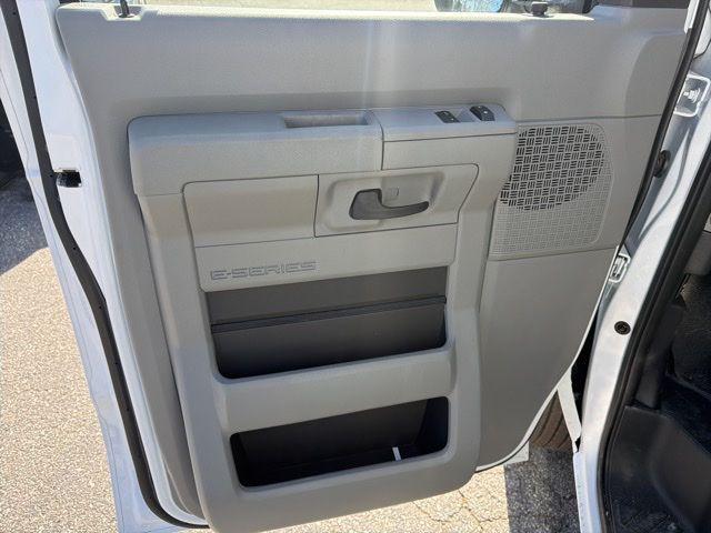 2026 Ford E-350 Cutaway Base