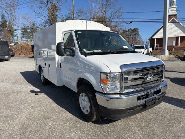 2026 Ford E-350 Cutaway Base