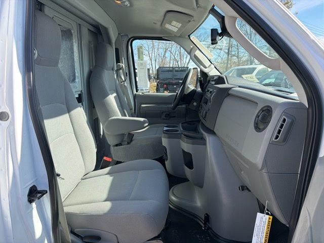 2026 Ford E-350 Cutaway Base