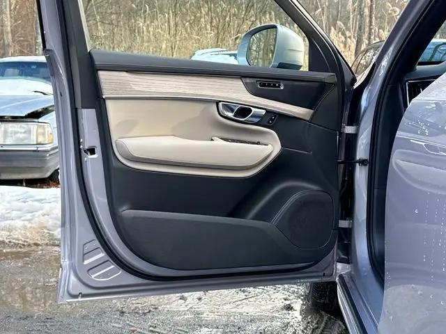 2026 Volvo XC90 Plus, B6 AWD Gas (mild hybrid), Gasoline, Bright, 7 Seats