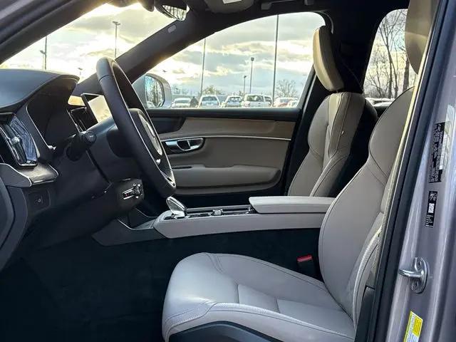 2026 Volvo XC90 Plus, B6 AWD Gas (mild hybrid), Gasoline, Bright, 7 Seats