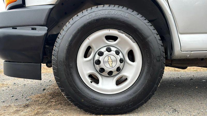 2020 Chevrolet Express Passenger RWD 2500 Regular Wheelbase LS