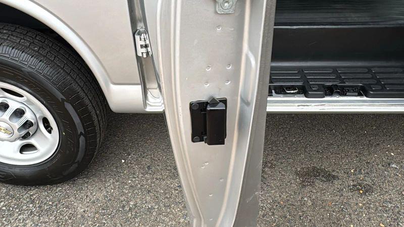 2020 Chevrolet Express Passenger RWD 2500 Regular Wheelbase LS