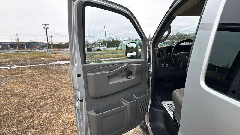 2020 Chevrolet Express Passenger RWD 2500 Regular Wheelbase LS
