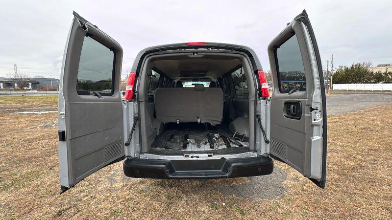 2020 Chevrolet Express Passenger RWD 3500 Extended Wheelbase LS