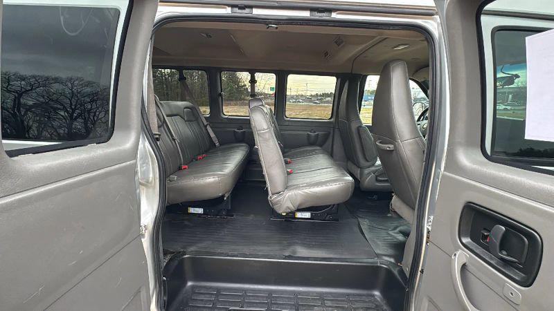 2020 Chevrolet Express Passenger RWD 3500 Extended Wheelbase LS