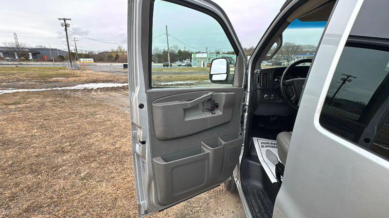 2020 Chevrolet Express Passenger RWD 3500 Extended Wheelbase LS