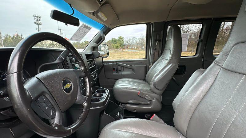 2020 Chevrolet Express Passenger RWD 3500 Extended Wheelbase LS