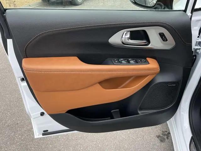 2026 Chrysler Pacifica Pinnacle