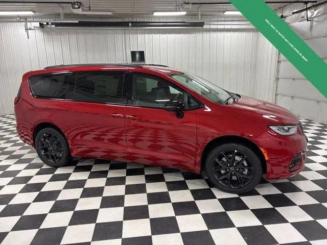 2026 Chrysler Pacifica Select AWD for sale in Rochester, MN
