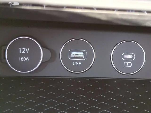 2026 Genesis G70 2.5T RWD