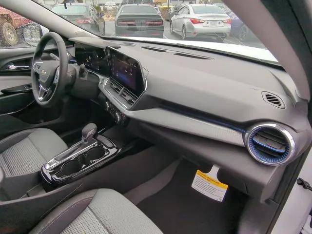 2026 Chevrolet Trax FWD LT
