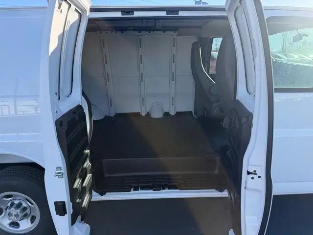 2025 Chevrolet Express Cargo Van RWD 2500 Regular Wheelbase WT