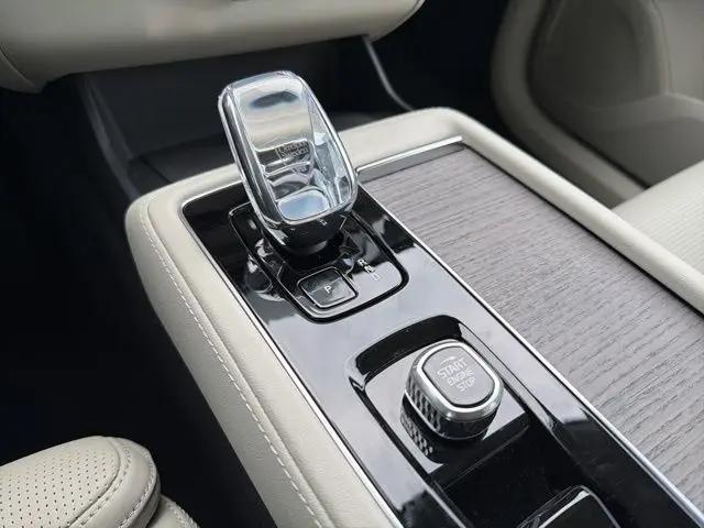 2026 Volvo XC90 Plug-In Hybrid Ultra, T8 AWD, Electric/Gasoline, Bright, 7 Seats