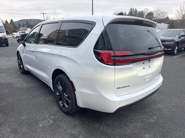 2026 Chrysler Pacifica Select AWD