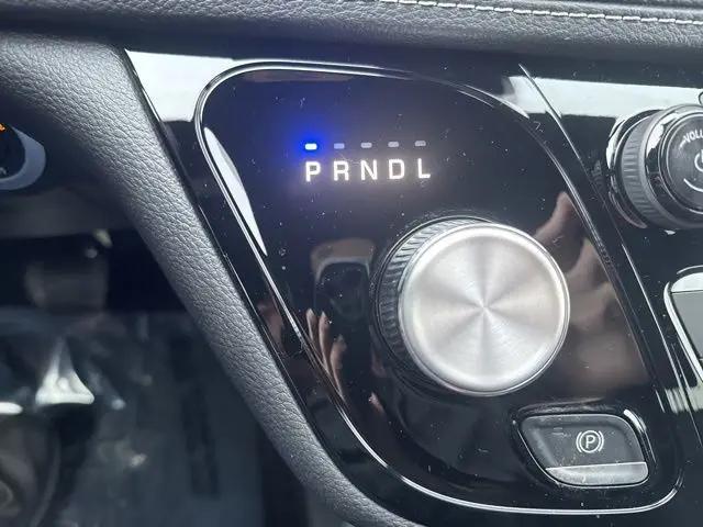 2026 Chrysler Pacifica Select AWD