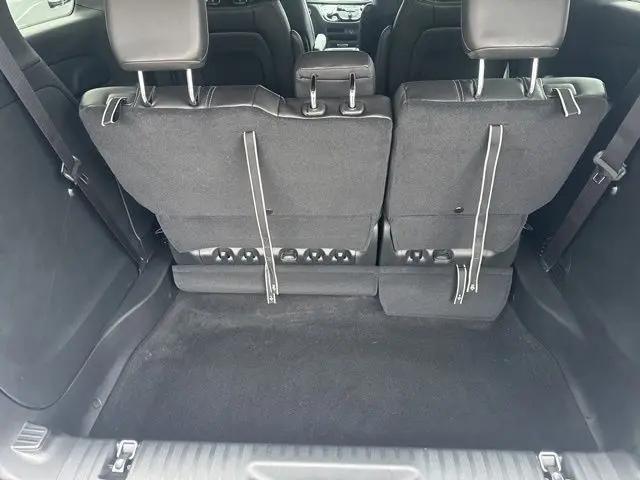 2026 Chrysler Pacifica Select AWD