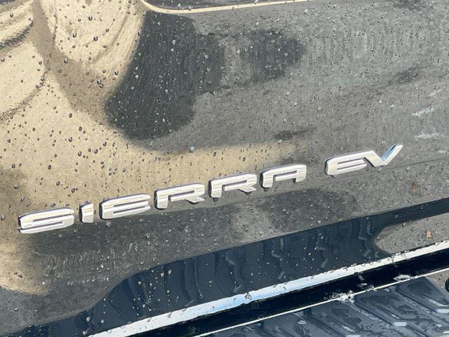 2025 GMC Sierra Max Range Denali
