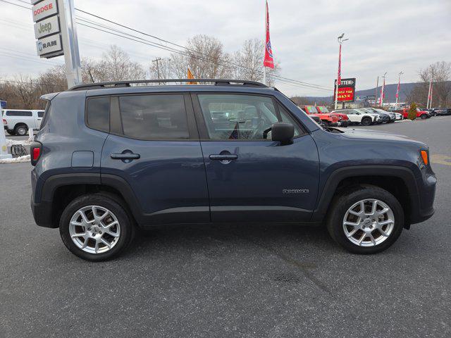 2022 Jeep Renegade Latitude 4x4 2022 Jeep Renegade Latitude 4x4